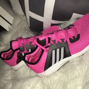 Adidas cloudfoam tennis shoes